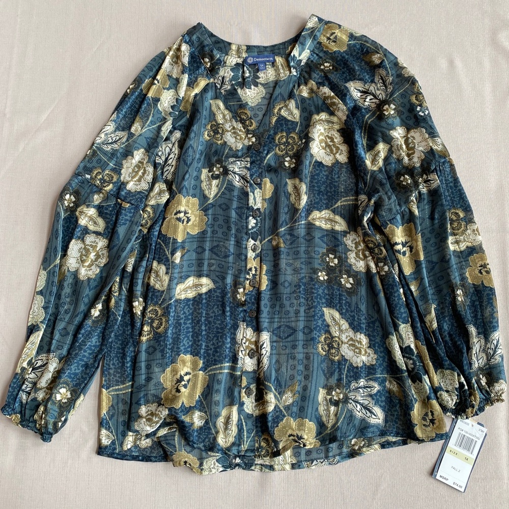 Democracy SZ 1X Long Sleeve button down Front- sheer Blouse-NWT $74.00